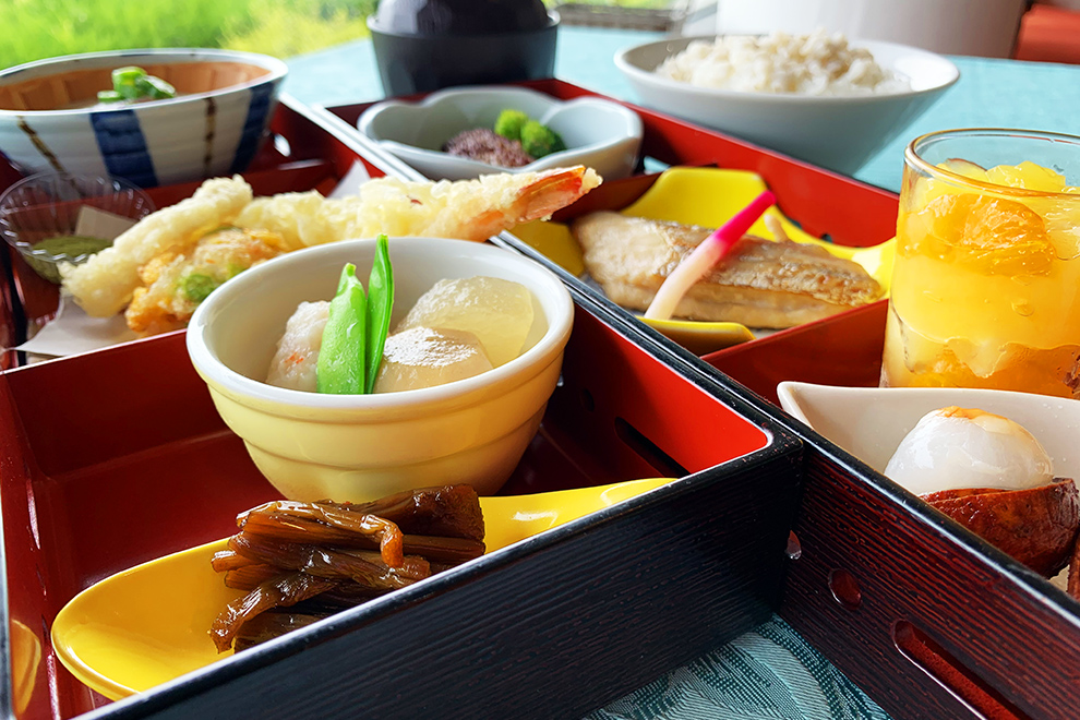 “夏の風味”麦とろ弁当